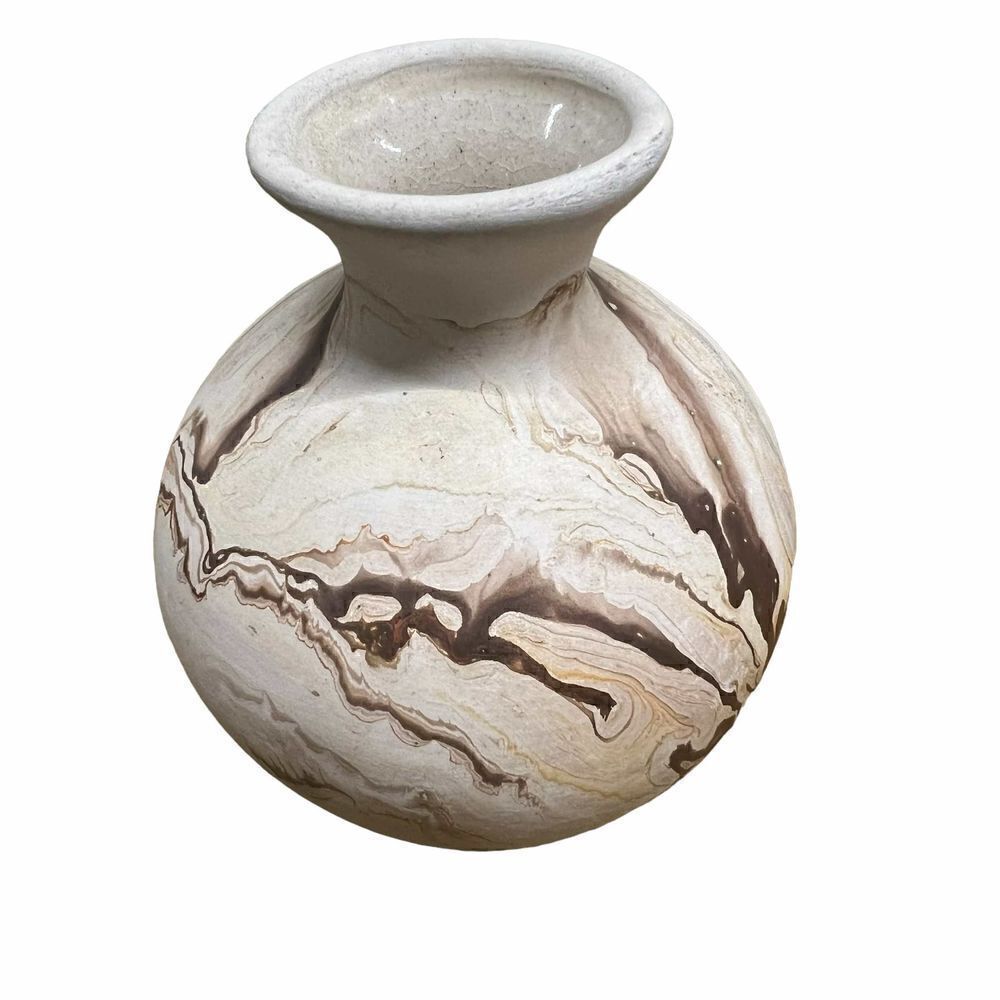 Nemadji pottery made in USA 4” tall